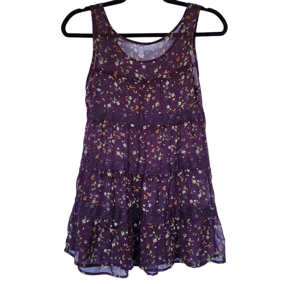 Flowy Top w/Lace Trim - Picture 2 of 5